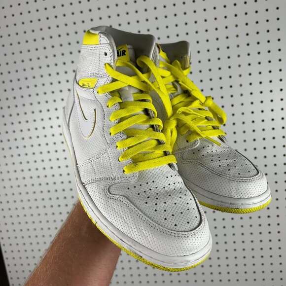 Size 10 - Air Jordan 1 Retro OG High First Class Flight White Barcode 555088-170 - Picture 2 of 7